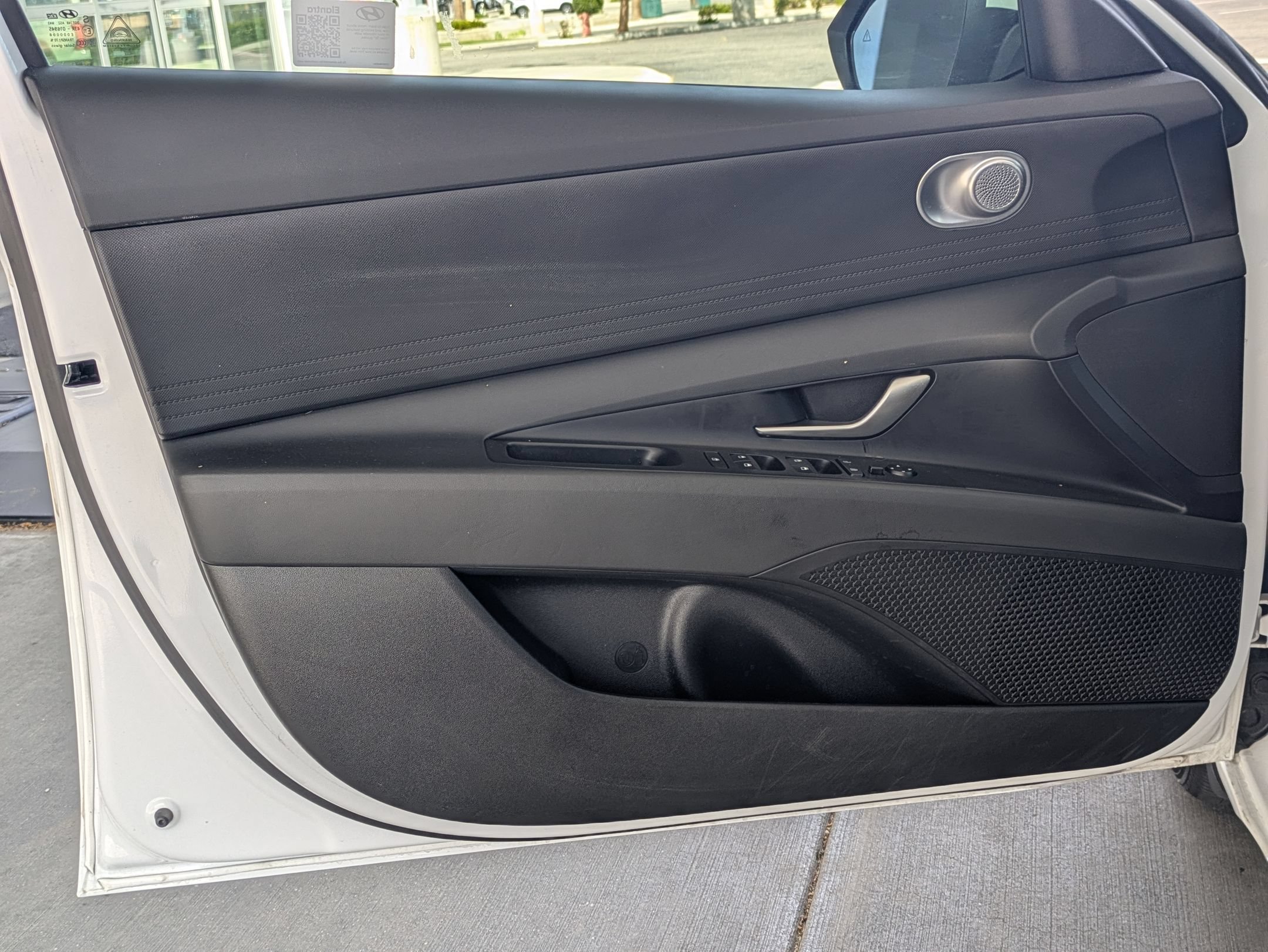 Used 2024 Hyundai Elantra SEL FWD image 31