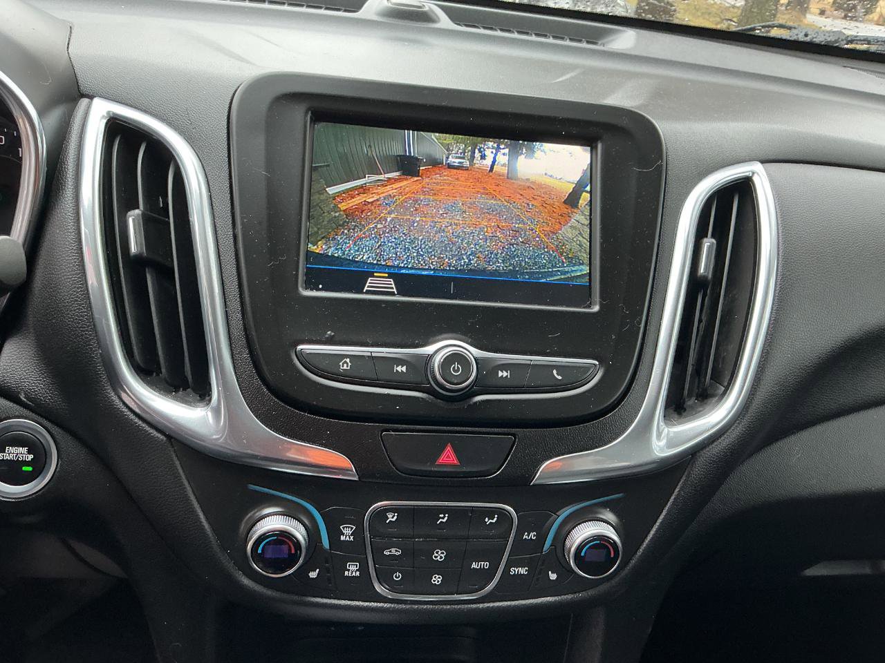 Used 2019 Chevrolet Equinox LT AWD/4WD image 15