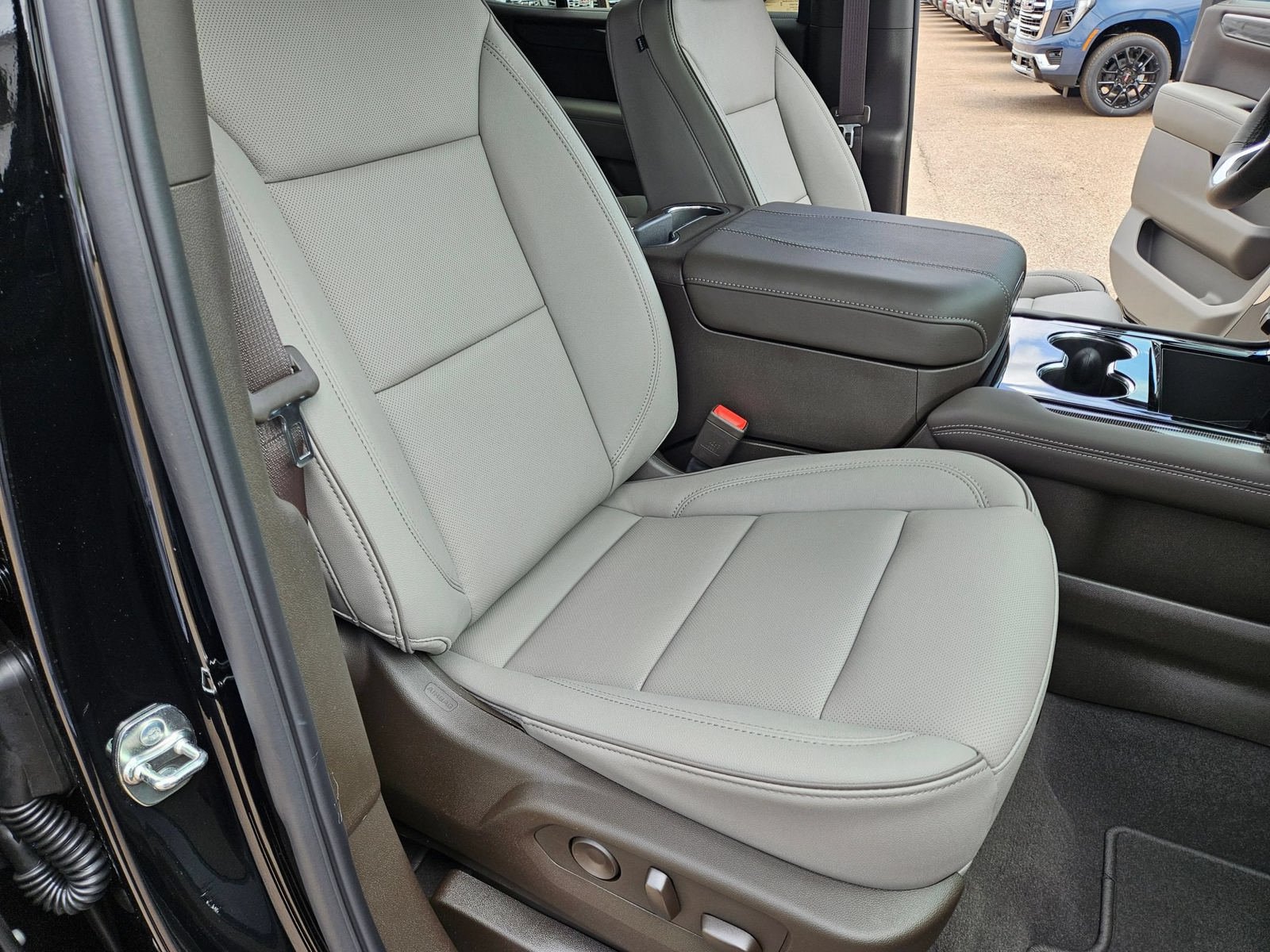 New 2026 GMC Yukon Elevation AWD/4WD image 30