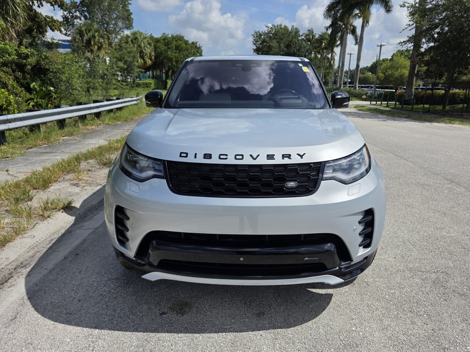 Certified 2023 Land Rover Discovery HSE R-Dynamic AWD/4WD image 8