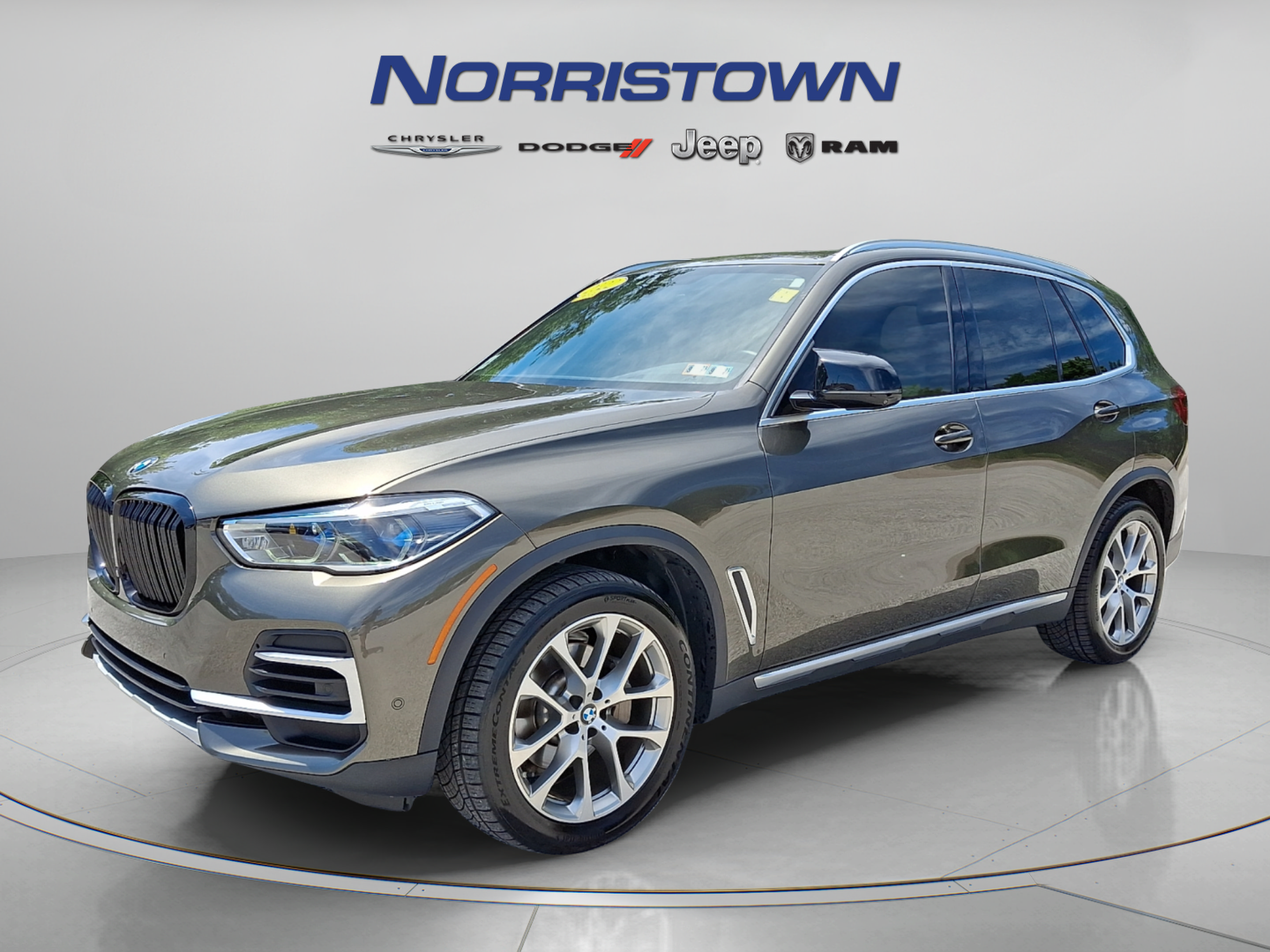 Used 2022 BMW X5 xDrive40i w/ Executive Package AWD/4WD image 3