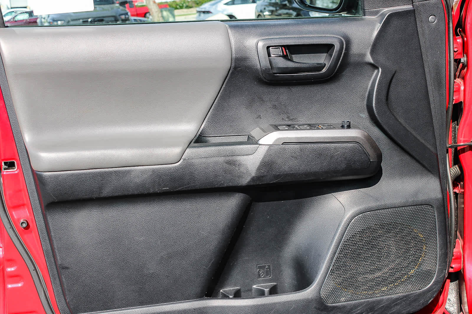 Used 2020 Toyota Tacoma SR5 w/ Technology Package AWD/4WD image 21