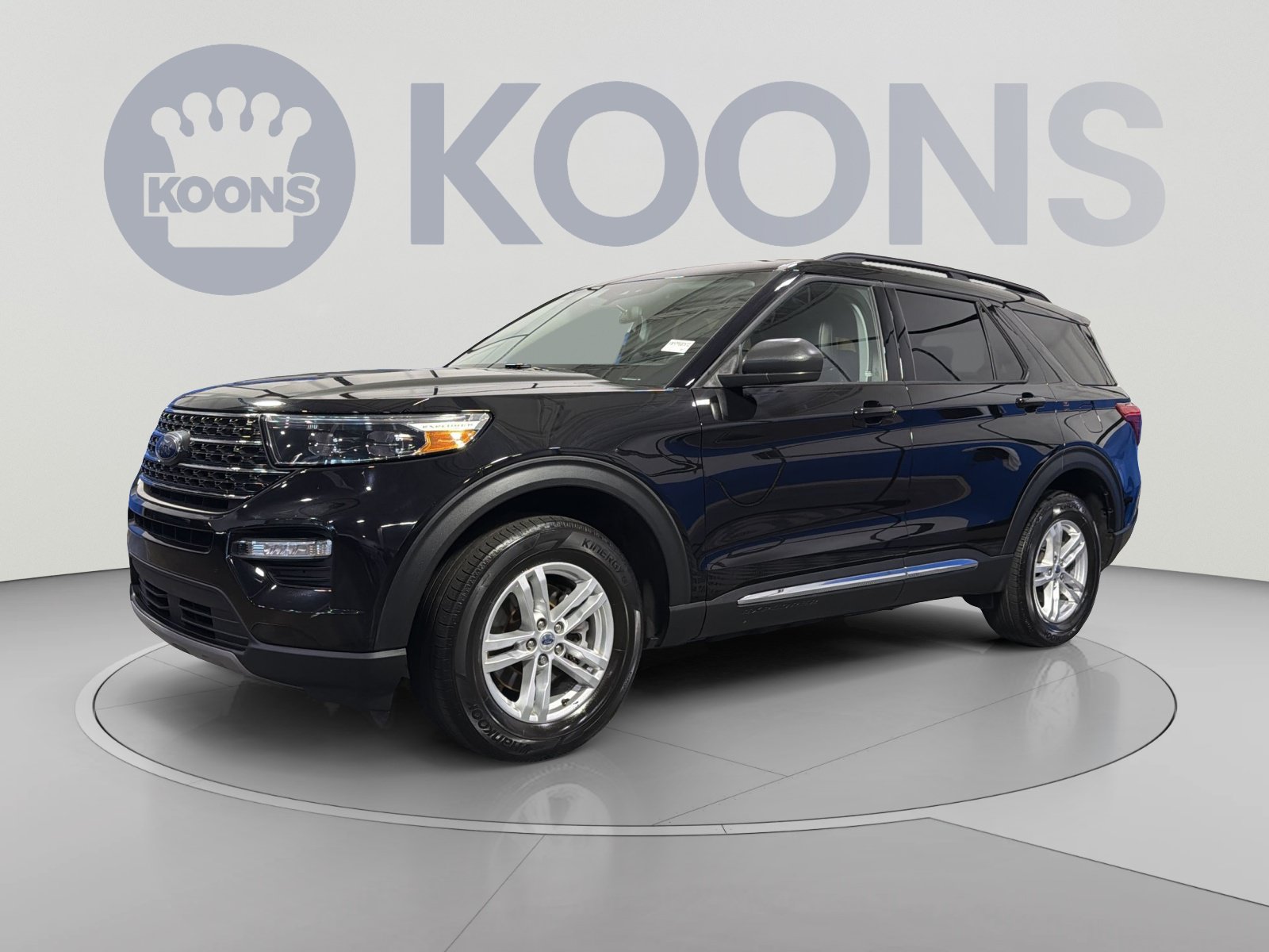 Used 2023 Ford Explorer XLT w/ Equipment Group 202A AWD/4WD image 1
