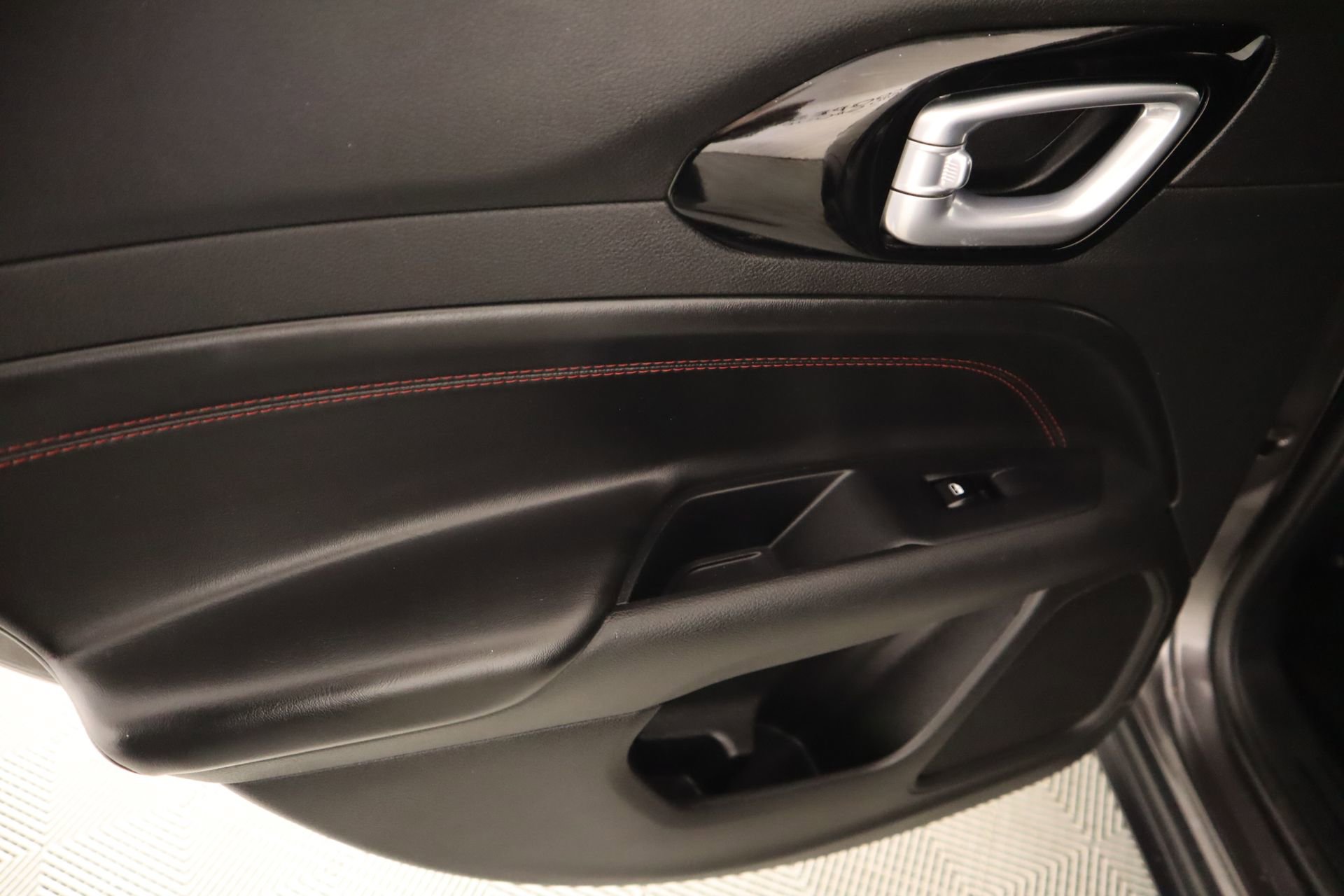 Used 2023 Jeep Compass Trailhawk image 15