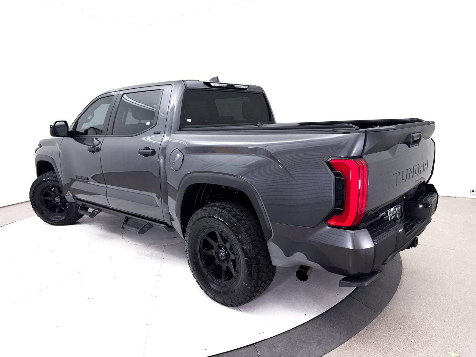 Used 2025 Toyota Tundra SR5 AWD/4WD image 3