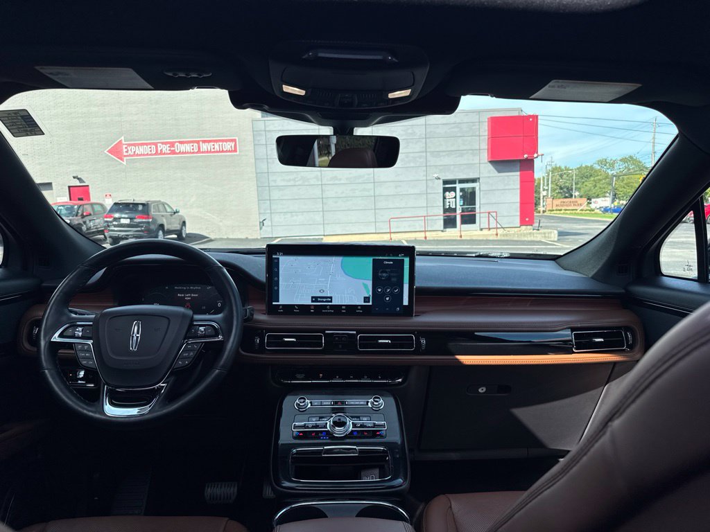 Used 2023 Lincoln Nautilus Reserve AWD/4WD image 34