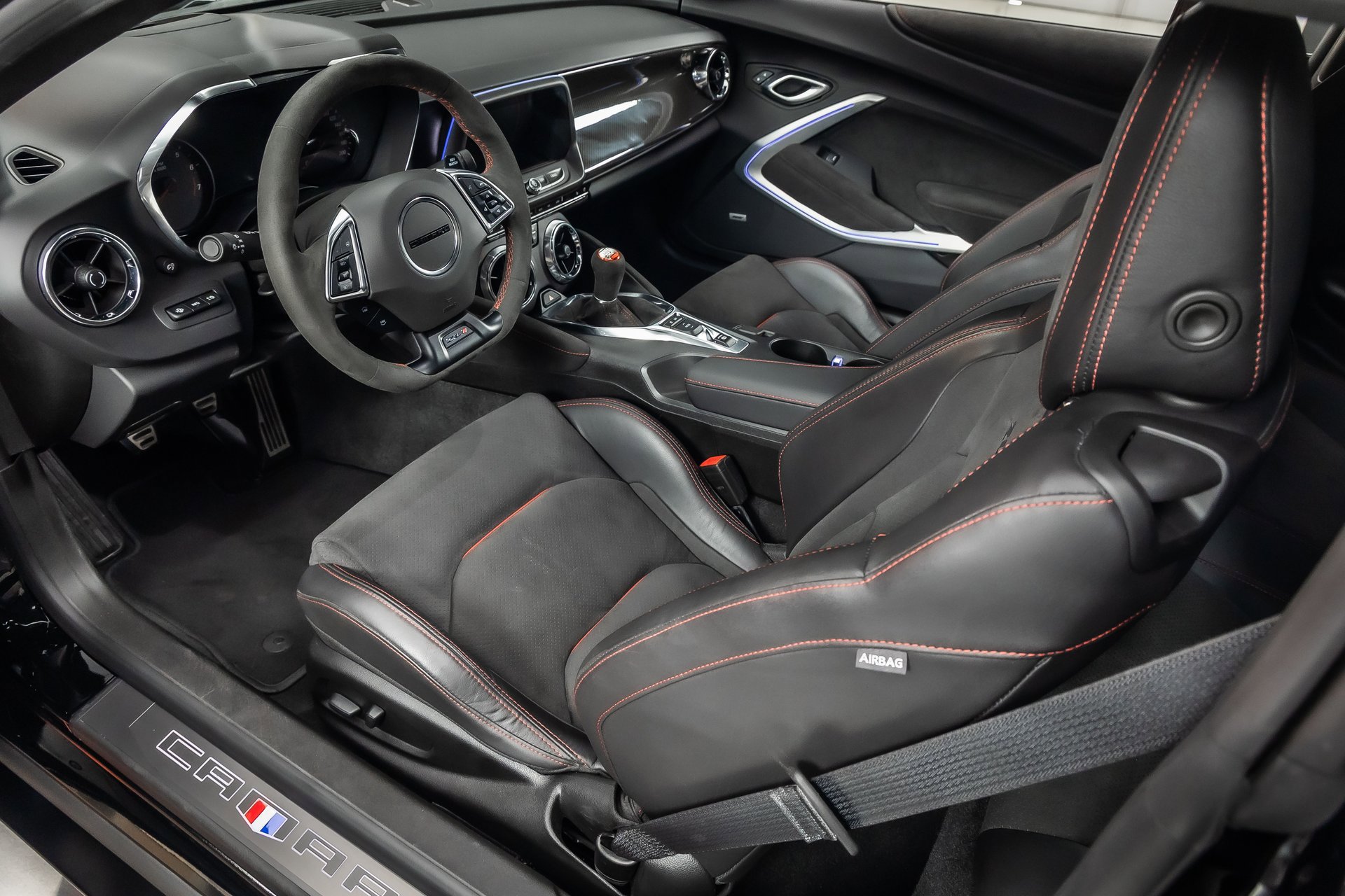 Used 2022 Chevrolet Camaro ZL1 image 2