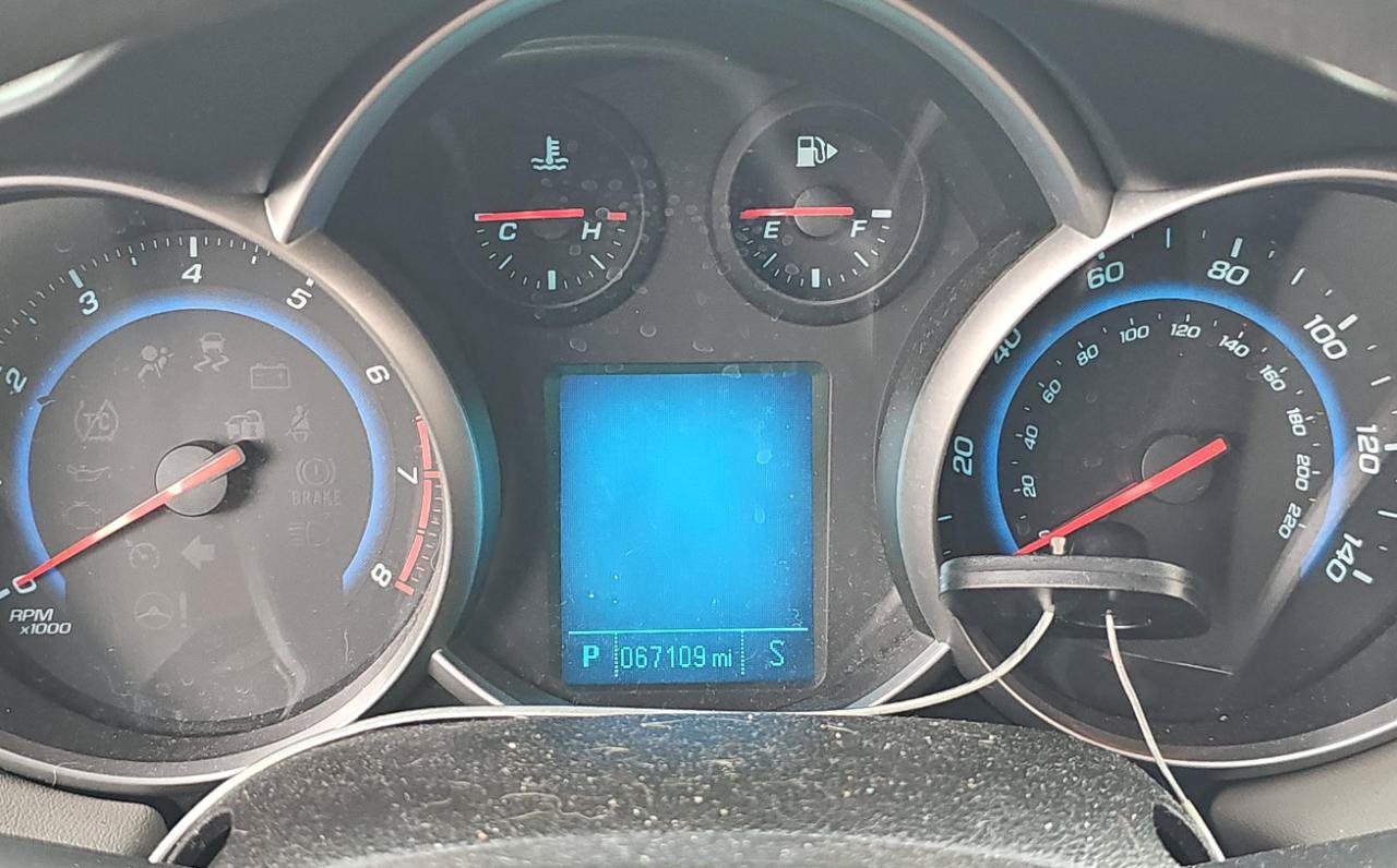 Used 2015 Chevrolet Cruze LT FWD image 11