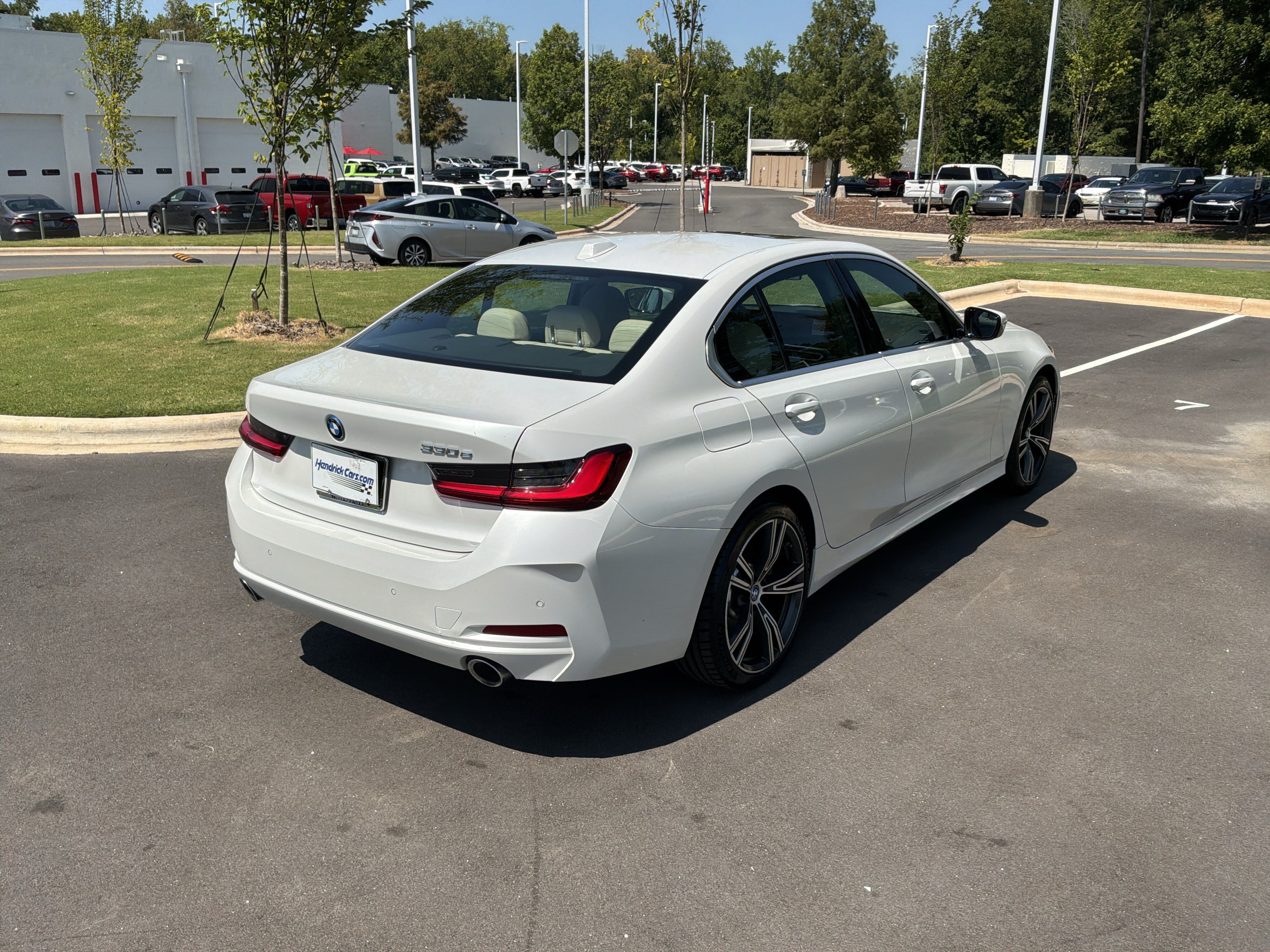 Used 2024 BMW 330e w/ Premium Package RWD image 10