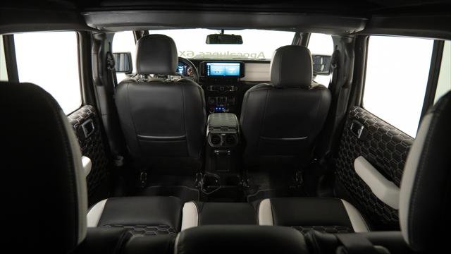 Used 2025 Jeep Gladiator Sport image 29