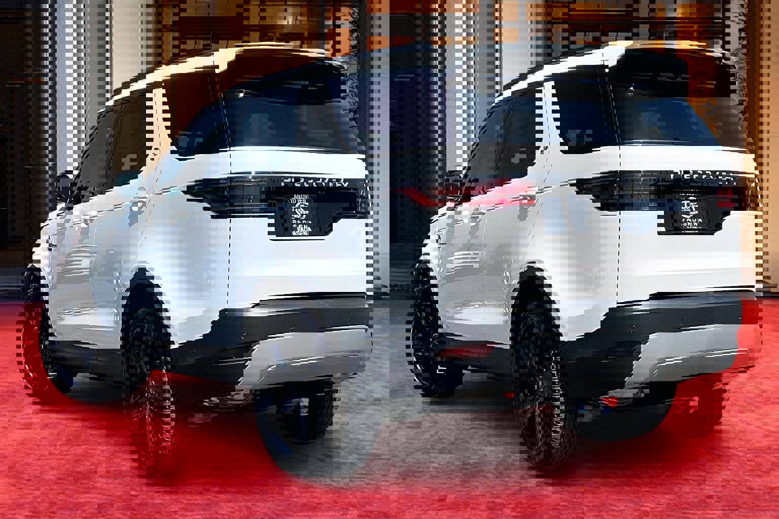 New 2026 Land Rover Discovery S image 3