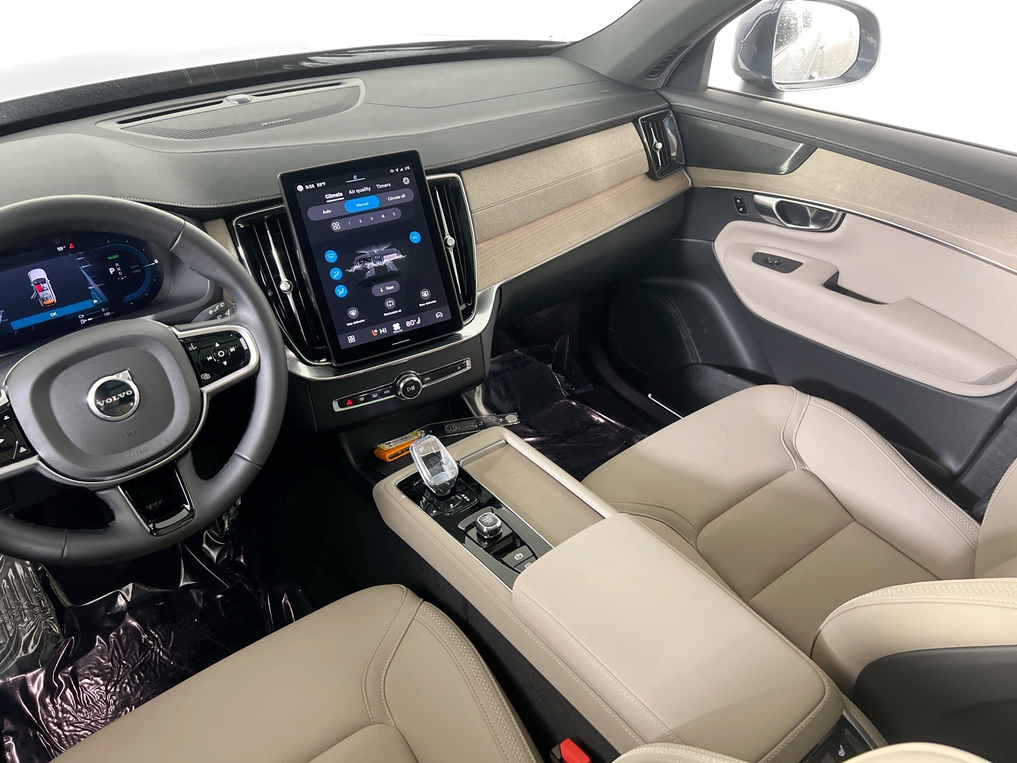 Used 2025 Volvo XC90 T8 Plus w/ Protection Package Premier image 24