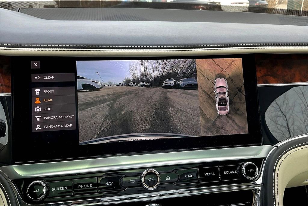 Used 2022 Bentley Flying Spur V8 image 14