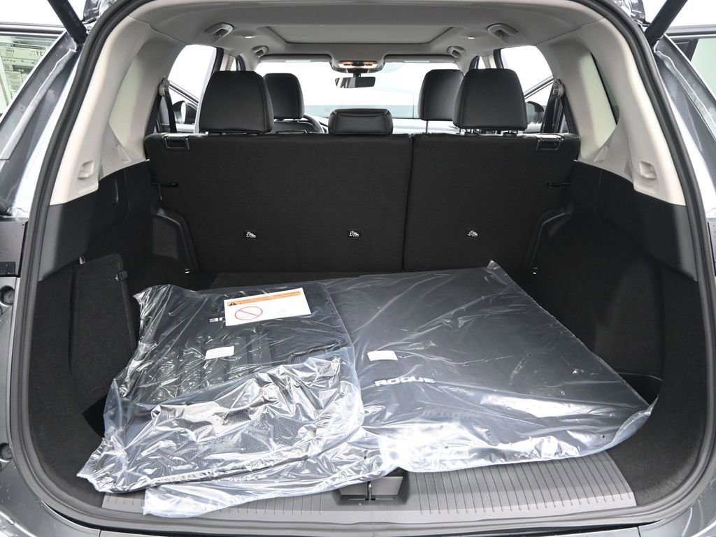 Used 2026 Nissan Rogue Dark Armor AWD/4WD image 11