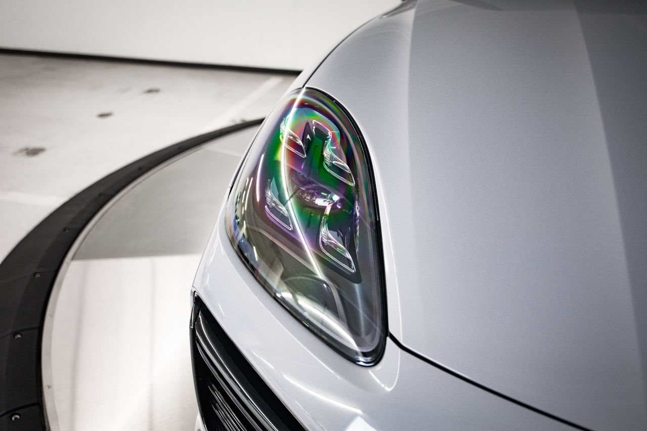 Certified 2022 Porsche Cayenne Turbo AWD/4WD image 13