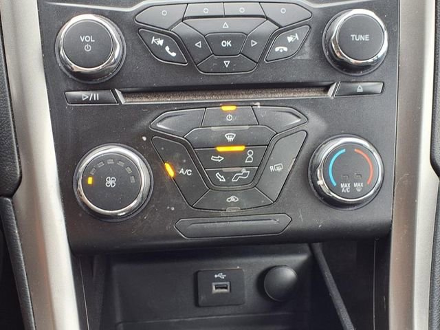 Used 2017 Ford Fusion SE FWD image 17