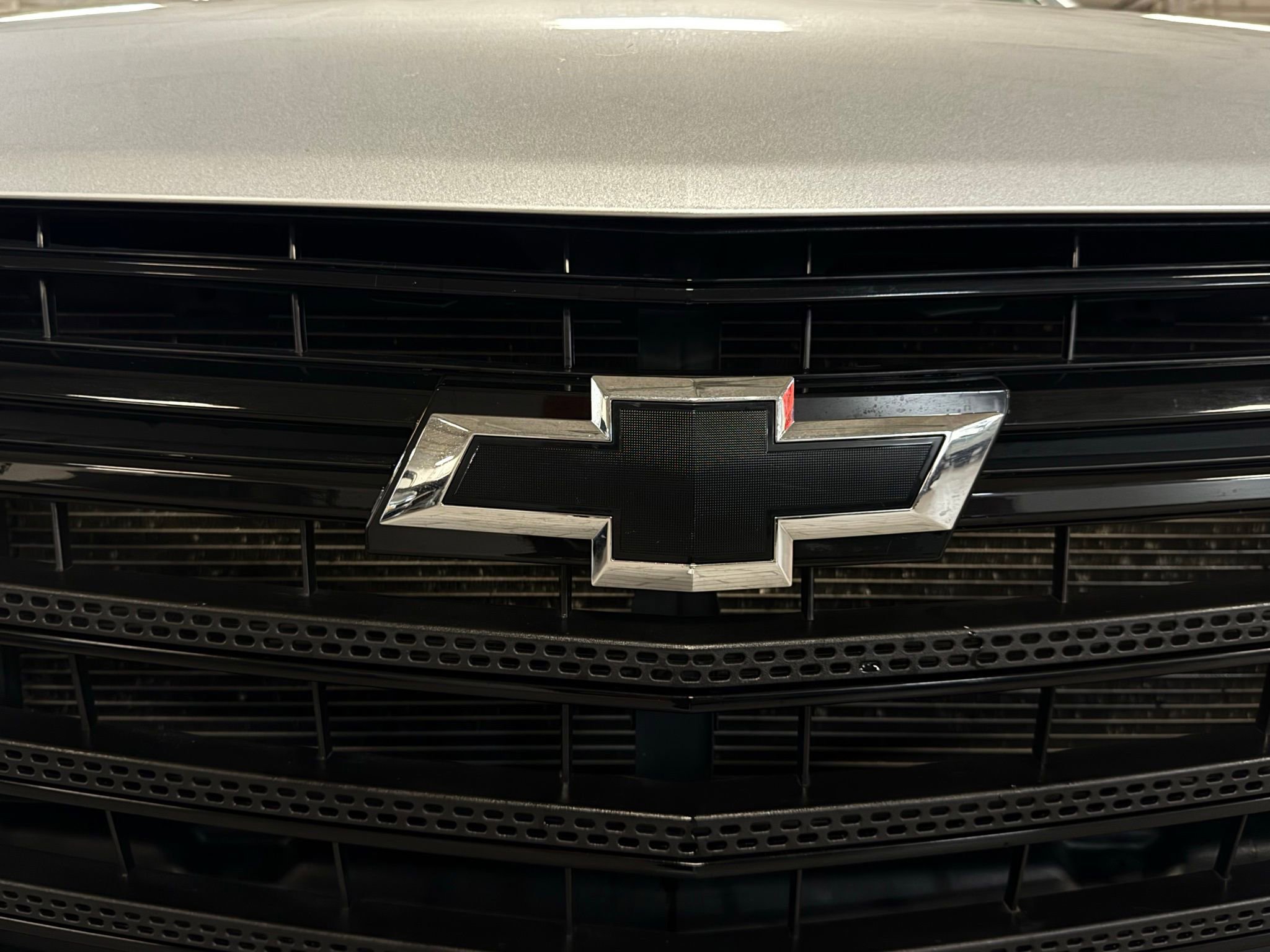 Used 2021 Chevrolet Traverse LS w/ LPO, Blackout Package FWD image 11