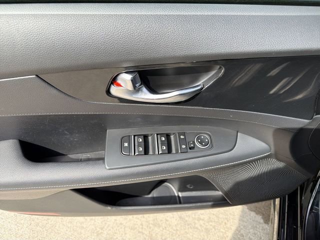 Used 2023 Kia Forte GT-Line image 15