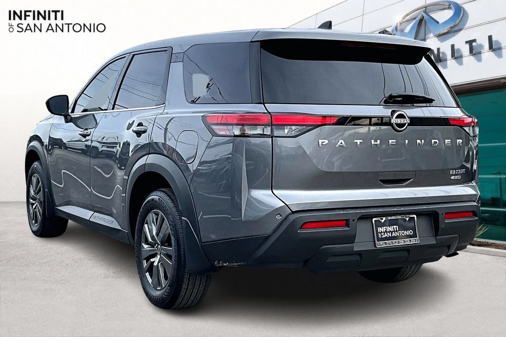 Used 2024 Nissan Pathfinder S AWD/4WD image 16