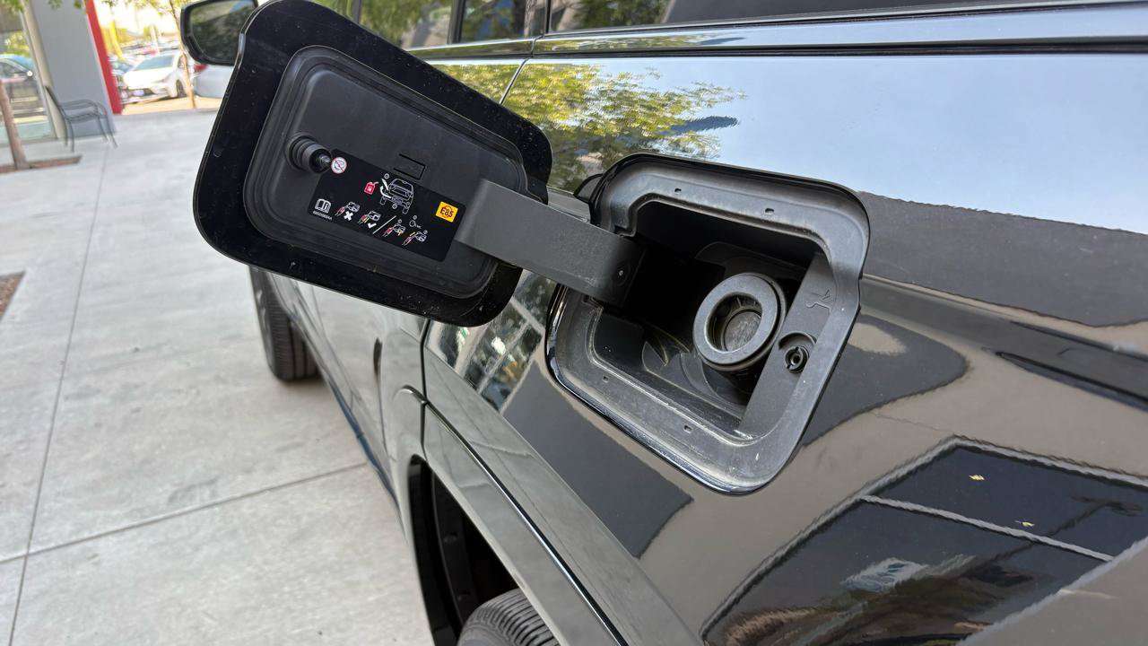 Used 2022 Jeep Grand Cherokee Overland w/ Advanced Protech Group III AWD/4WD image 13