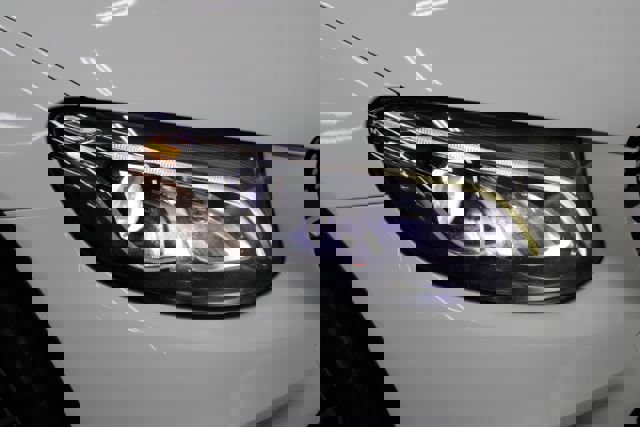 Used 2018 Mercedes-Benz GLC 300 4MATIC w/ AMG Line image 29