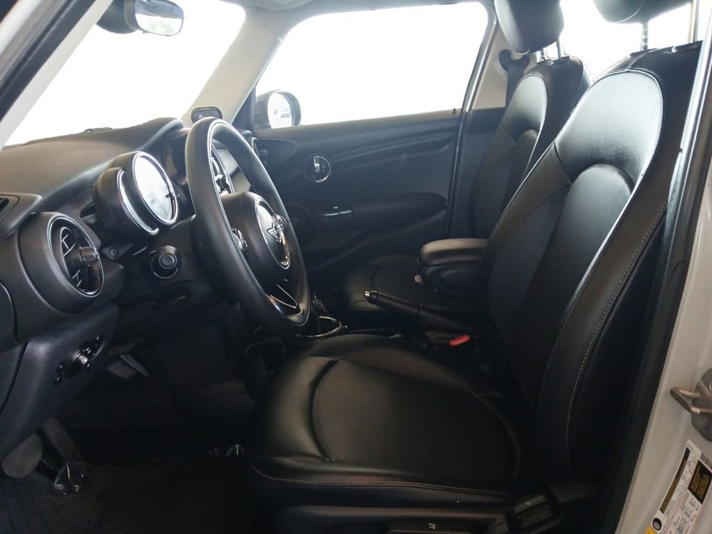 Used 2015 MINI Cooper 4-Door Hardtop FWD image 9