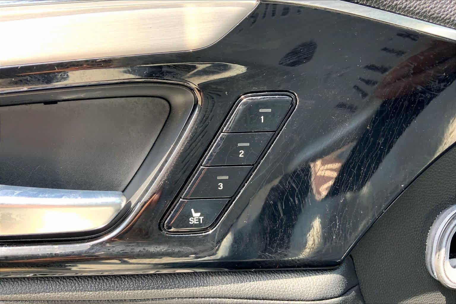 Used 2024 Acura MDX FWD image 31