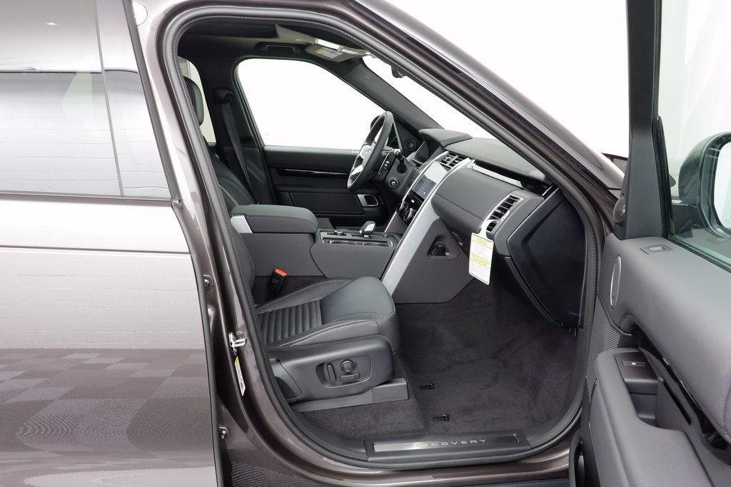 New 2025 Land Rover Discovery S AWD/4WD image 20