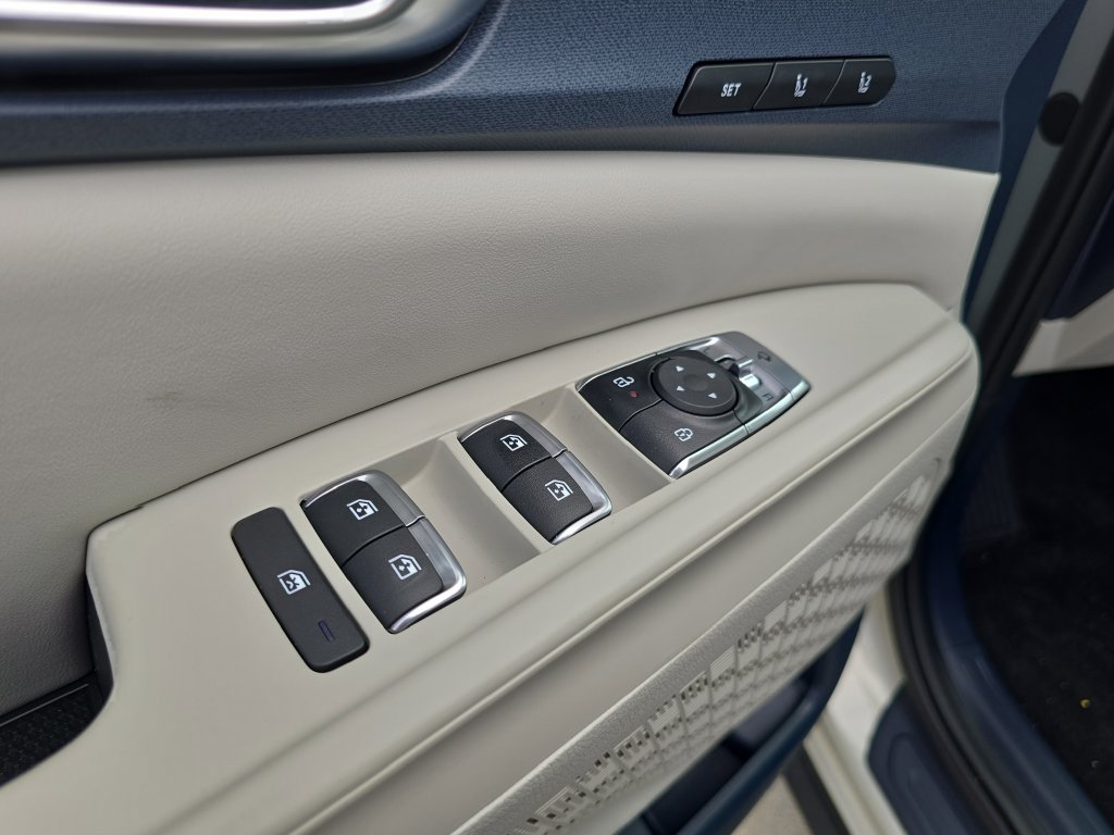 New 2026 Kia Carnival EX FWD image 21