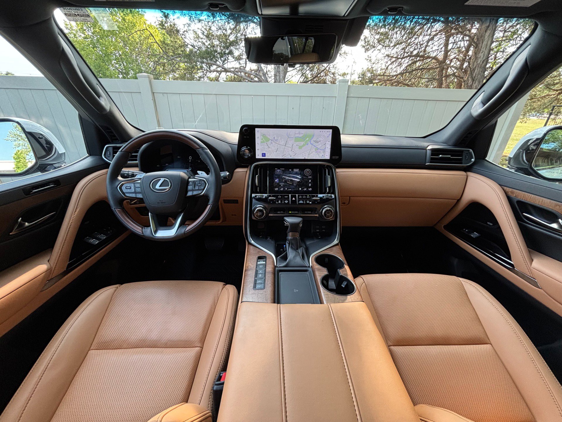 Used 2025 Lexus LX 600 4WD w/ Accessory Package (2T) image 39