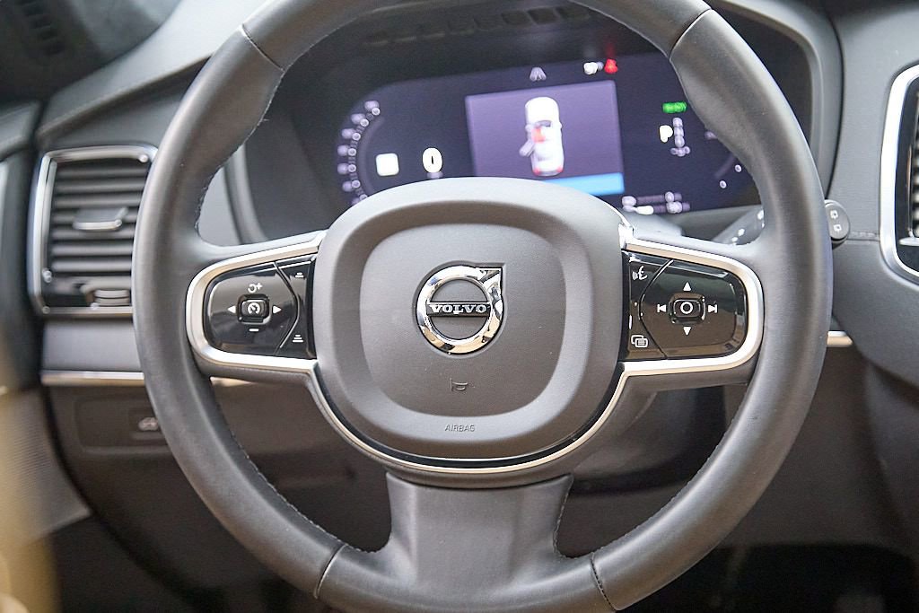 Certified 2023 Volvo XC90 T8 Ultimate w/ Lounge Package image 30