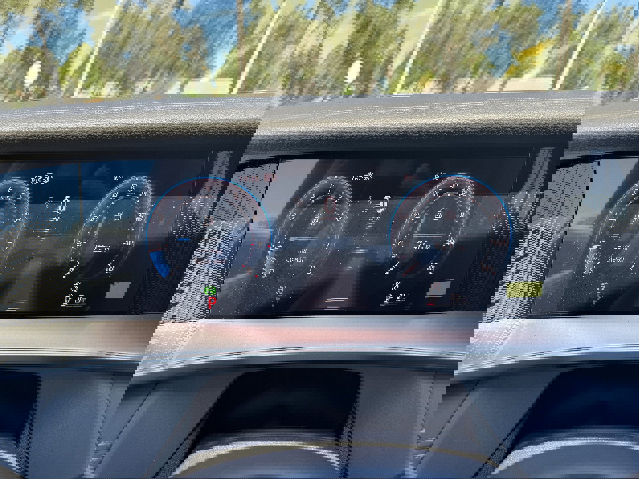 New 2025 Volkswagen Tiguan SE image 25