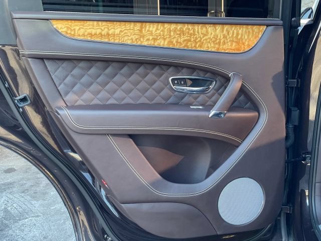 Used 2018 Bentley Bentayga Onyx Edition AWD/4WD image 40