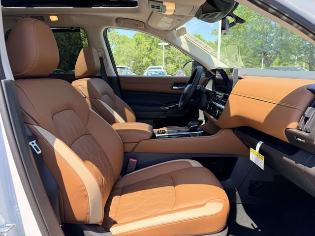 New 2026 Nissan Pathfinder Platinum AWD/4WD image 10