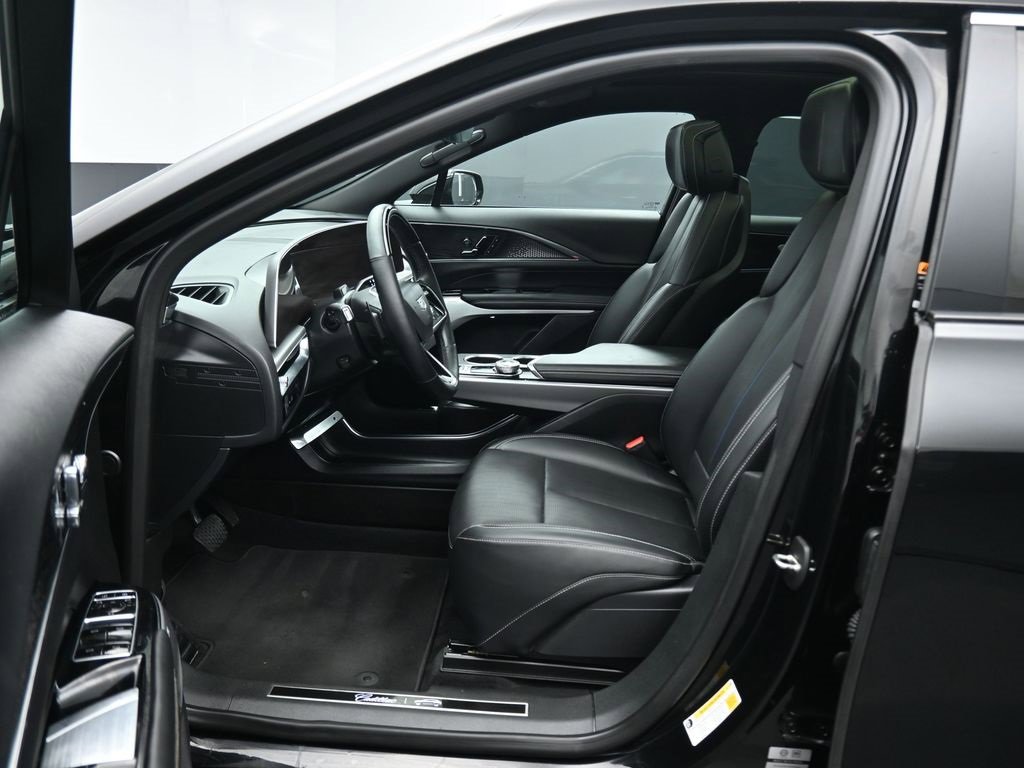 Used 2023 Cadillac Lyriq 2WD image 13