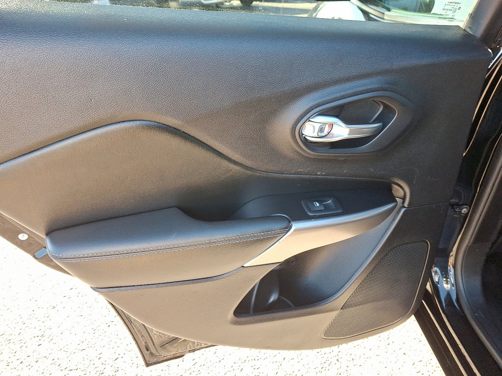 Used 2020 Jeep Cherokee High Altitude image 18