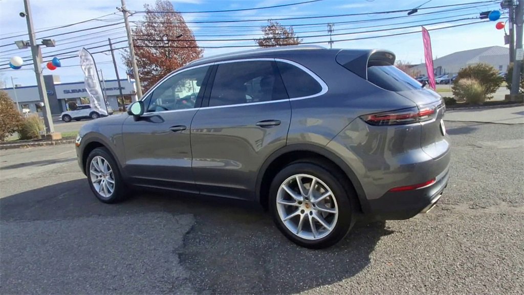 Used 2023 Porsche Cayenne Platinum Edition image 6