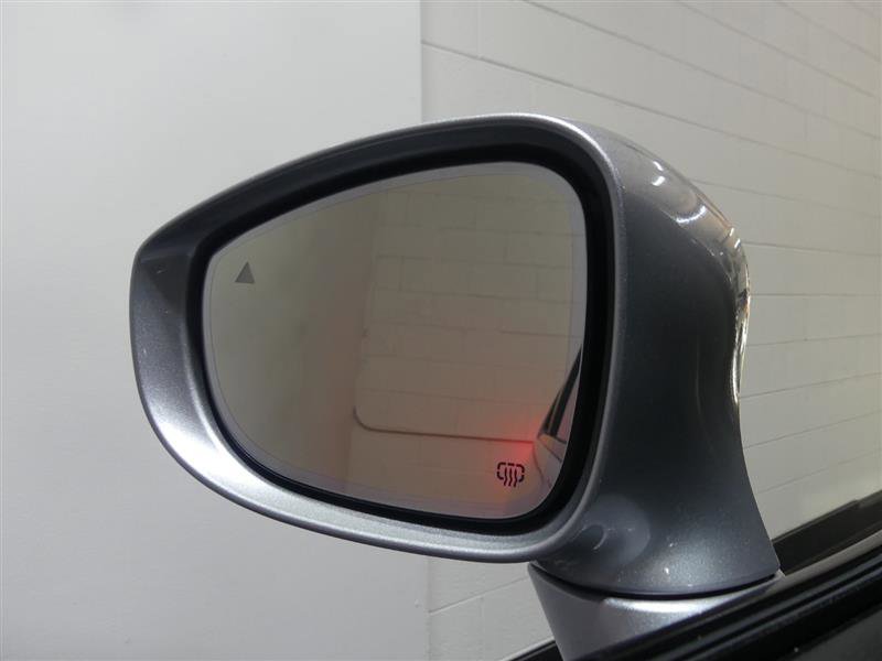 Used 2018 Chrysler Pacifica Limited w/ Advanced Safetytec Group FWD image 16