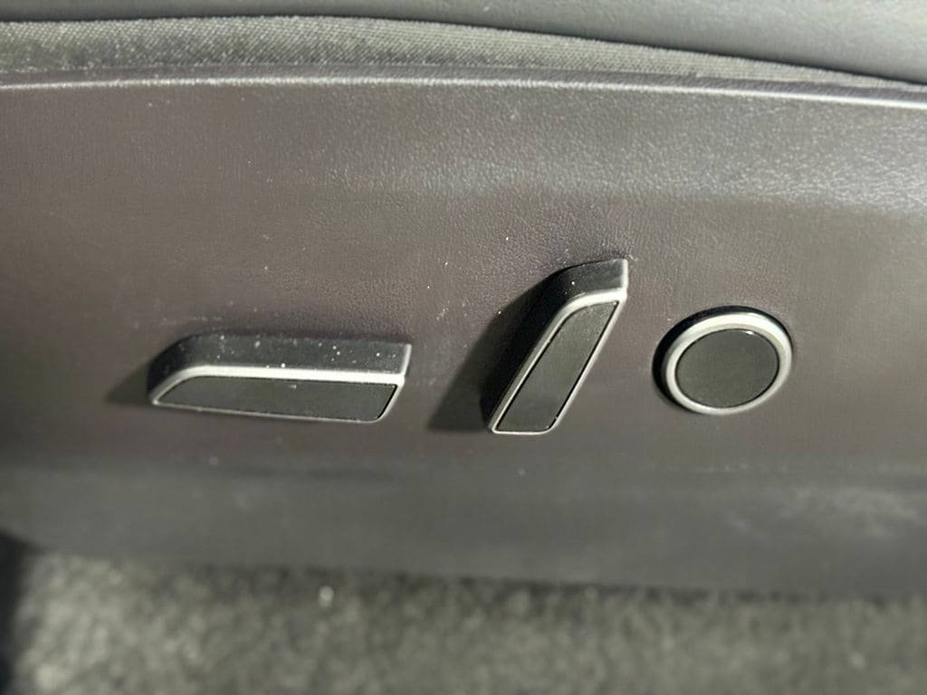 Used 2021 Tesla Model Y Long Range AWD/4WD image 22