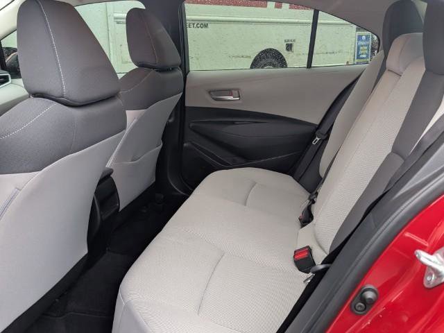 Used 2021 Toyota Corolla LE image 26