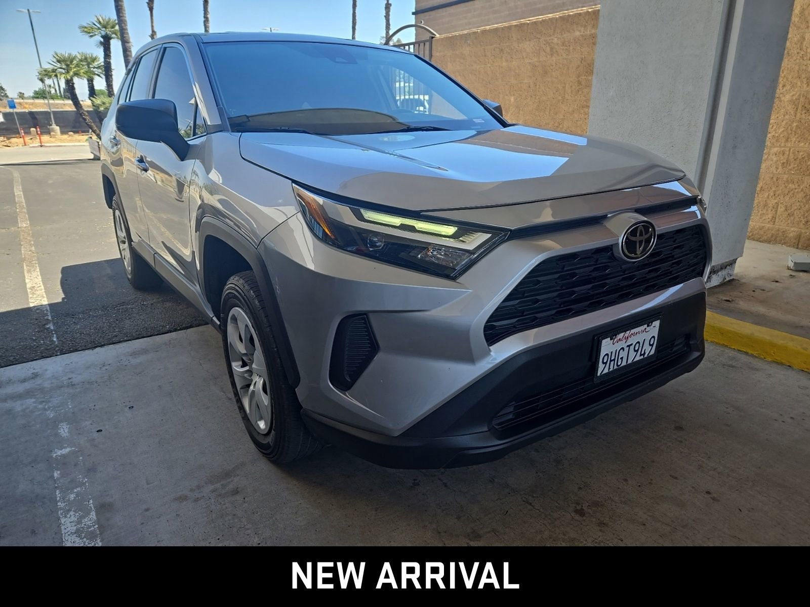Used 2023 Toyota RAV4 LE FWD image 3