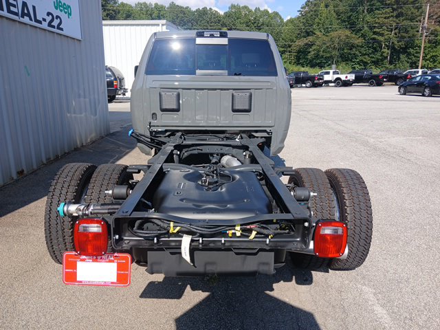 New 2026 RAM 4500 4x4 Crew Cab DRW w/ Laramie Trim Package image 4