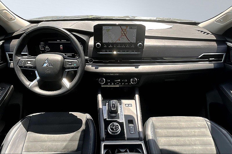 Used 2023 Mitsubishi Outlander SE image 19