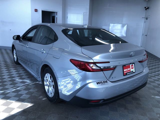 Used 2025 Toyota Camry LE image 13