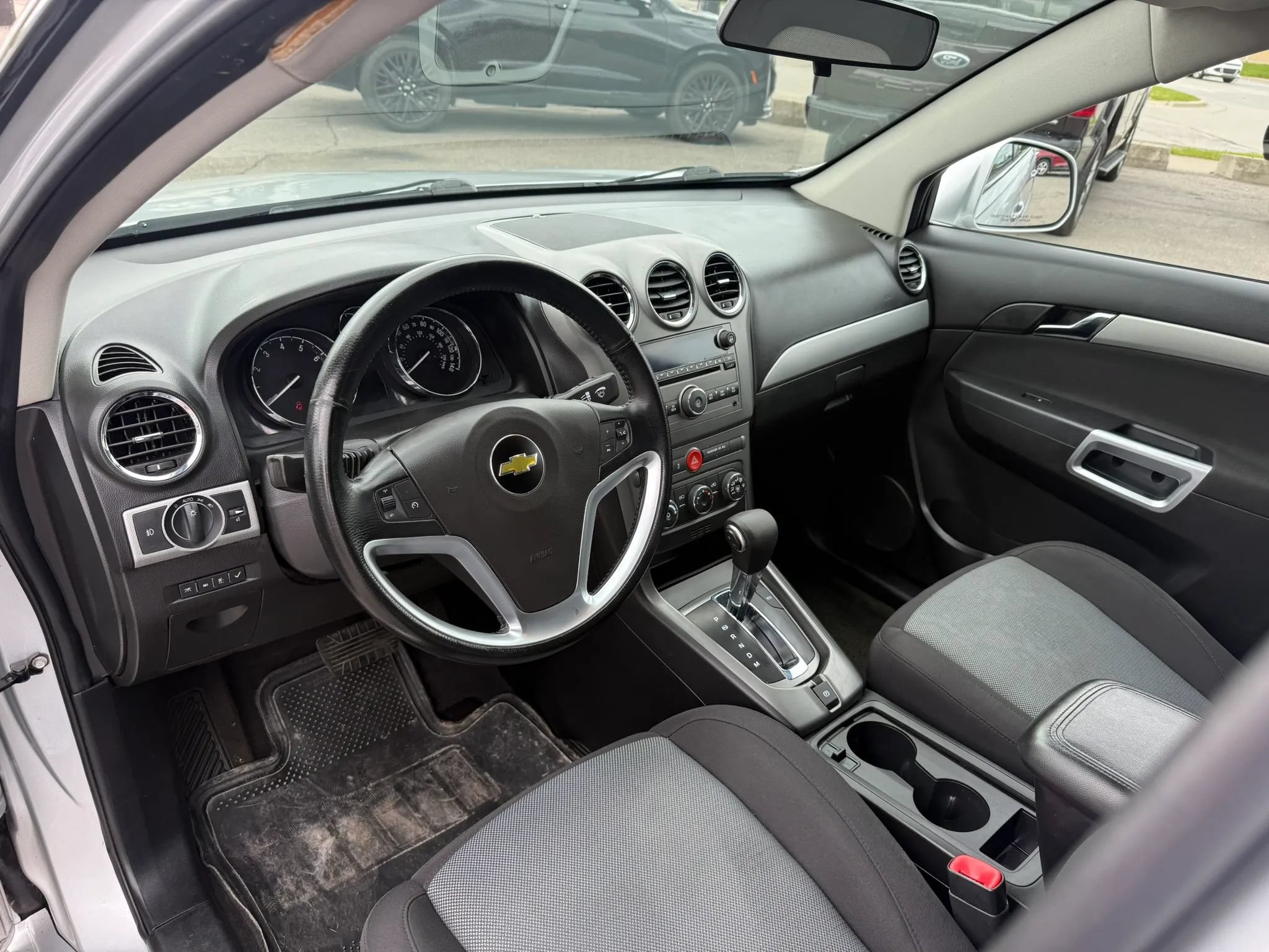 Used 2012 Chevrolet Captiva Sport LT FWD image 16