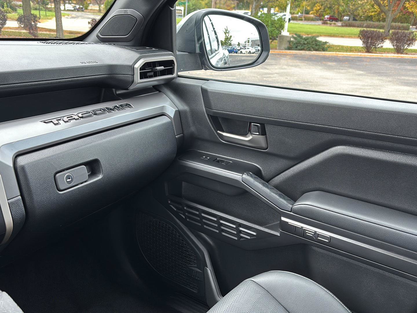 Used 2024 Toyota Tacoma TRD Off-Road w/ TRD Off Road Premium Package AWD/4WD image 37