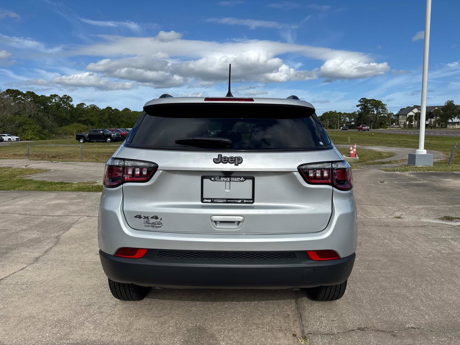New 2026 Jeep Compass Latitude AWD/4WD image 4