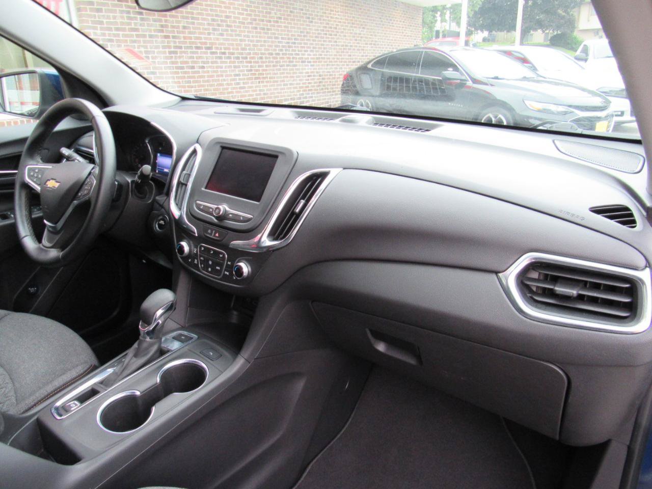 Used 2023 Chevrolet Equinox LT AWD/4WD image 31