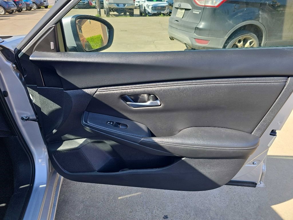 Used 2023 Nissan Sentra SV image 19