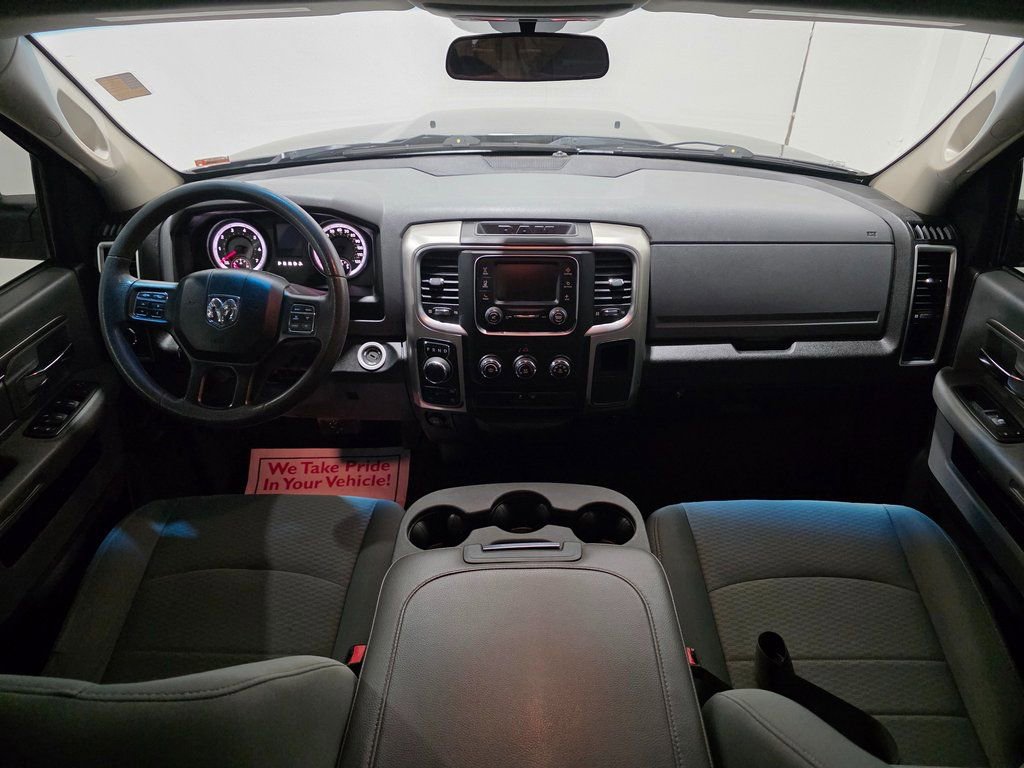 Used 2019 RAM 1500 Classic SLT image 30